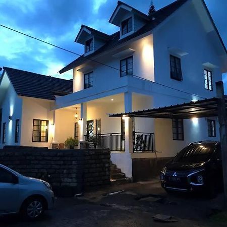 Stylish Villa At Green Apple U 35A Cipanas Puncak Sindanglaya Dış mekan fotoğraf