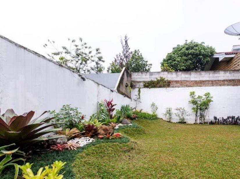 Stylish Villa At Green Apple U 35A Cipanas Puncak Sindanglaya Dış mekan fotoğraf