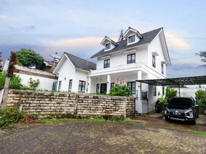 Stylish Villa At Green Apple U 35A Cipanas Puncak Sindanglaya Dış mekan fotoğraf